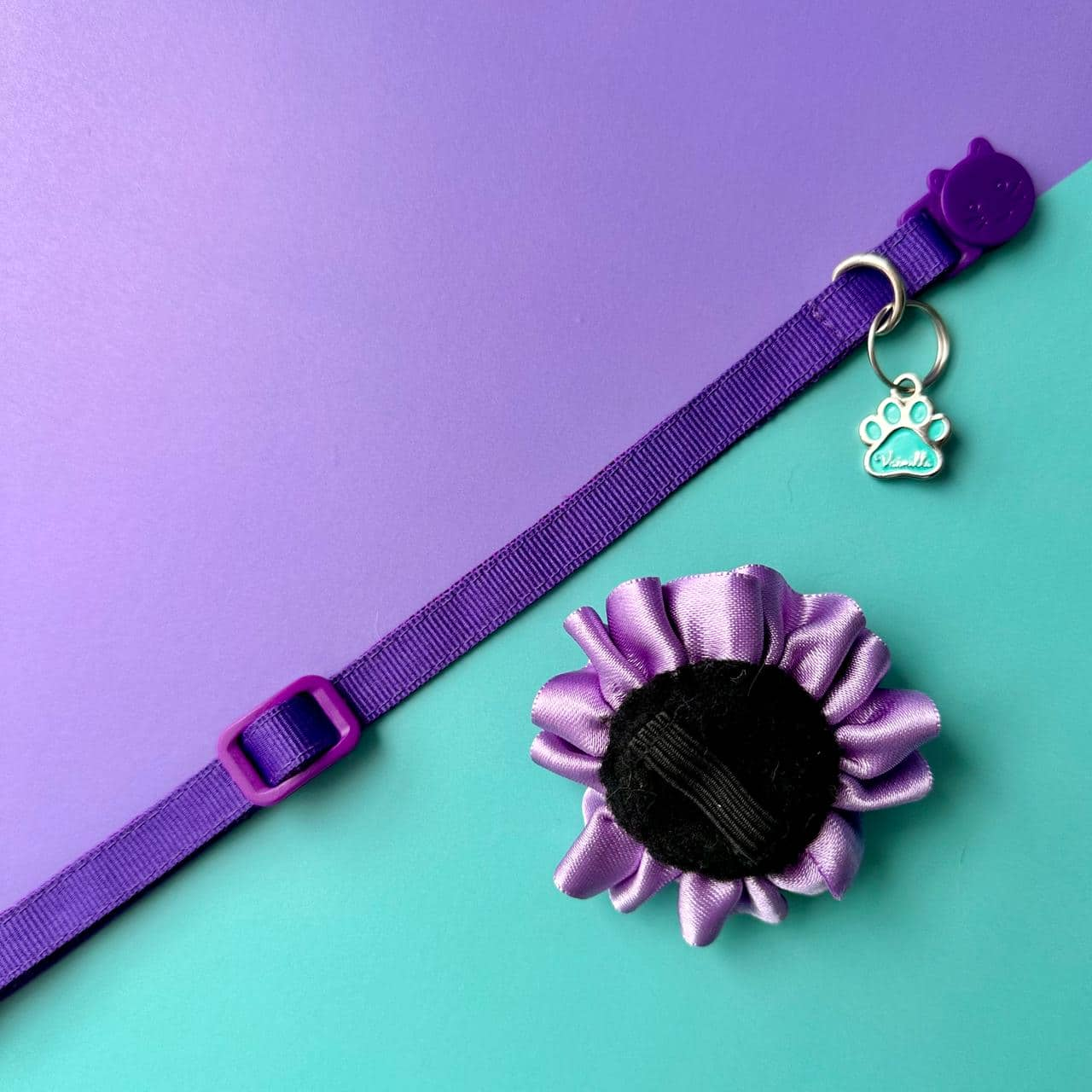 Collar para gatos con flor bicolor morado y lila