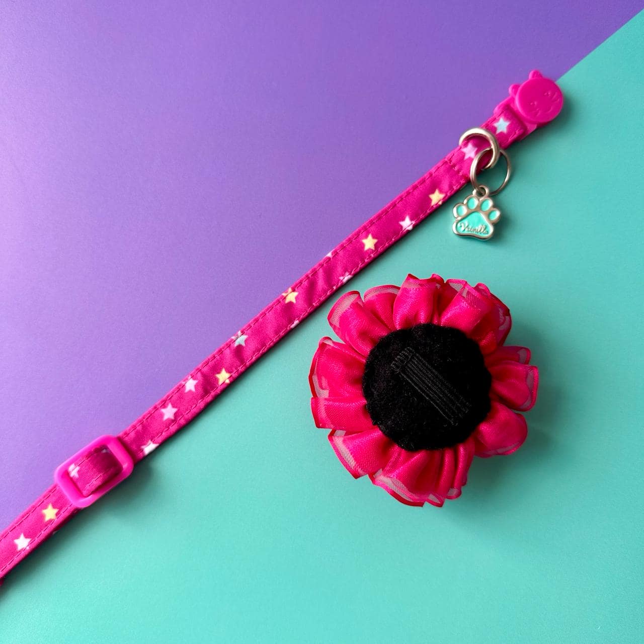 Collar para gatos Estrellas con flor tul fucsia