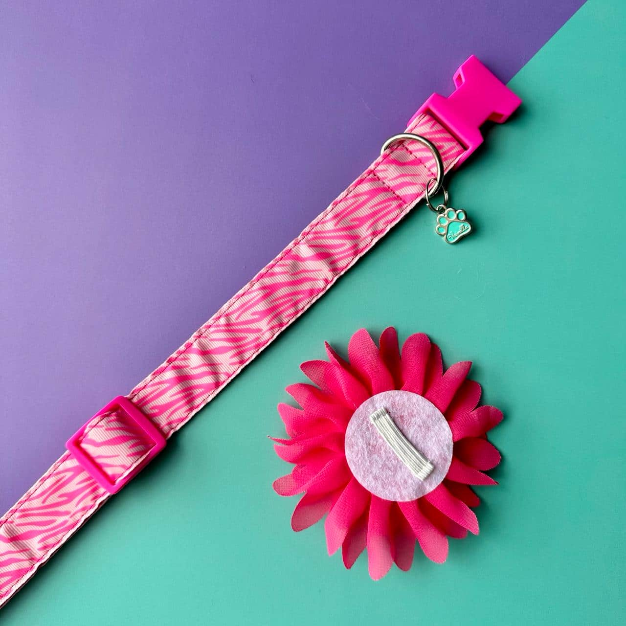 Collar para perros con flor seda fucsia - Cebra