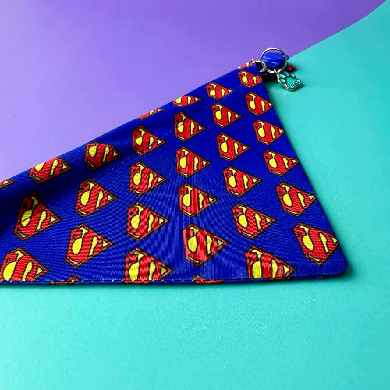 Pañoleta para gatos Superman